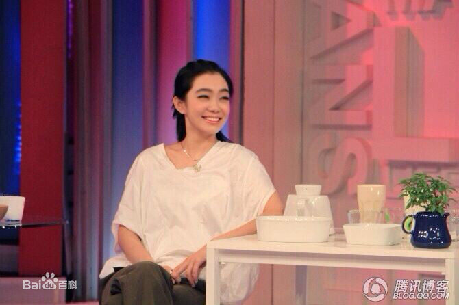 杜娟出席活动前后照片