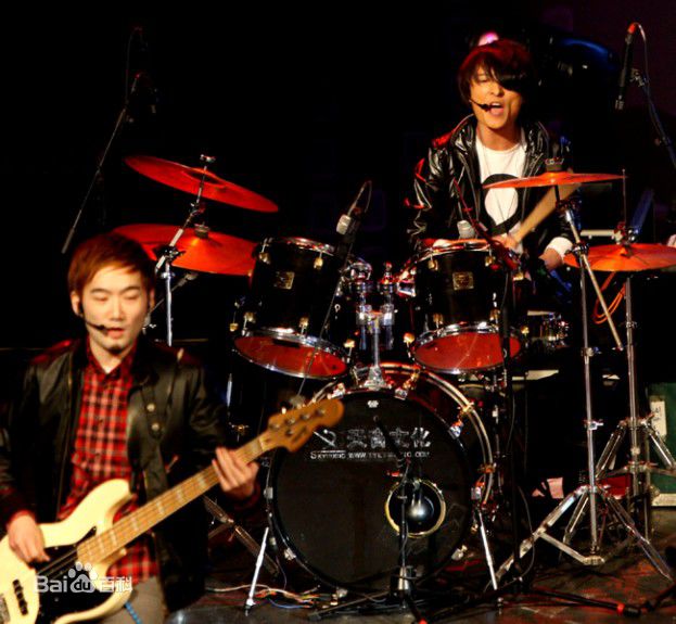 东城卫(D.C.W)上海行前后照片