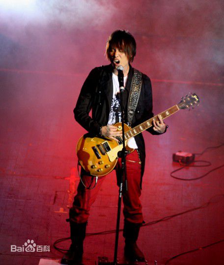 东城卫(D.C.W)上海行前后照片