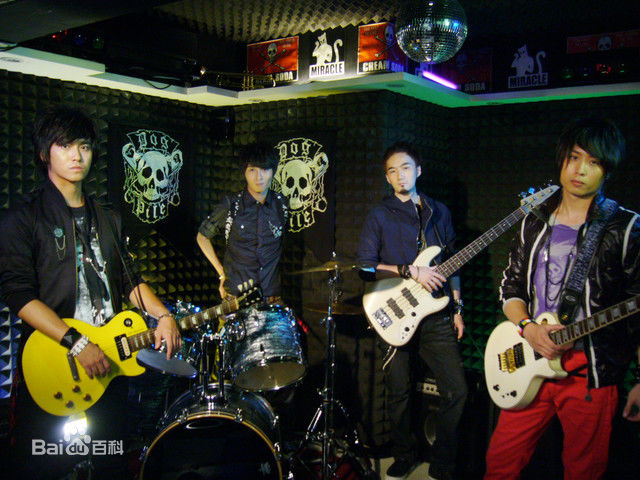 东城卫(D.C.W)活动图素颜照相册