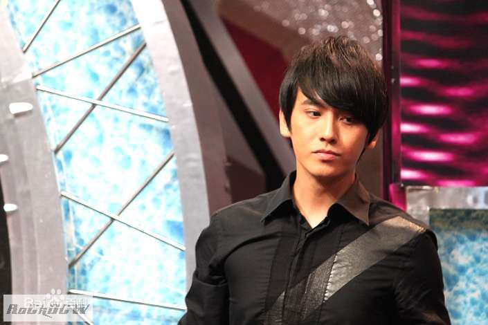 东城卫(D.C.W)2011后援转载照图片图集