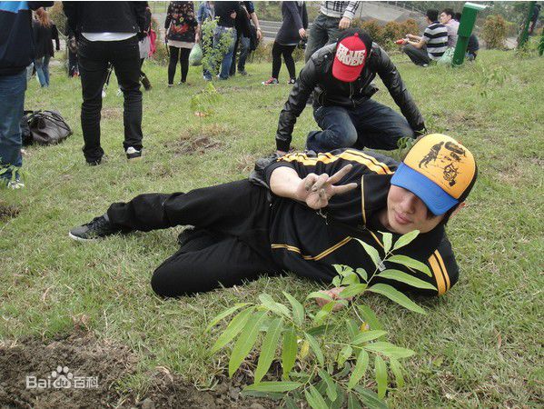 东城卫(D.C.W)2011年0423百万森林种树活动生活照