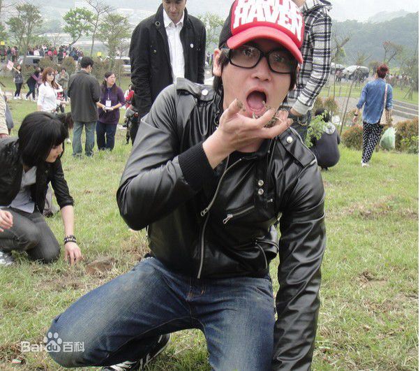 东城卫(D.C.W)2011年0423百万森林种树活动生活照