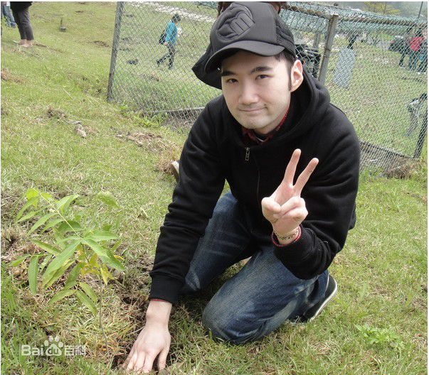 东城卫(D.C.W)2011年0423百万森林种树活动生活照