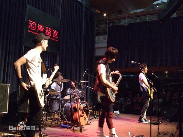 东城卫(D.C.W)20100724台北河岸发片签唱会壁纸壁纸