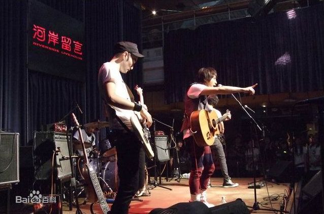 东城卫(D.C.W)20100724台北河岸发片签唱会壁纸壁纸