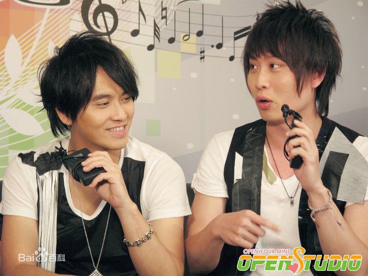 东城卫(D.C.W)如虹音乐会花絮性感图片壁纸