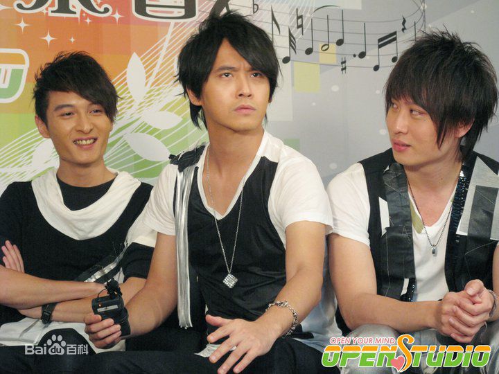 东城卫(D.C.W)如虹音乐会花絮性感图片壁纸