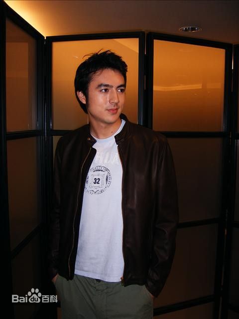 班杰(Benjamin H. Wang)个人照前后照片