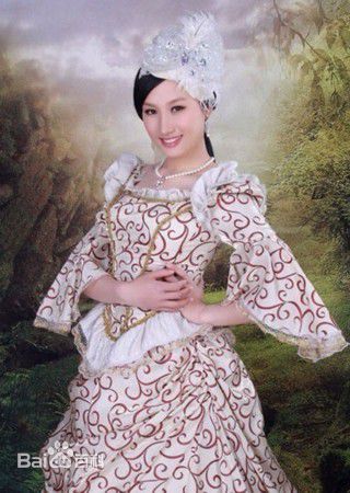 张虹生活照片前后照片