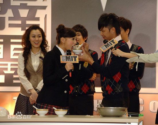 杨士萱(Julian)出席活动壁纸壁纸