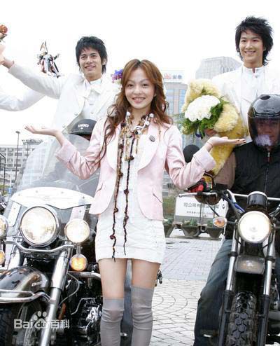 杨士萱(Julian)出席活动壁纸壁纸