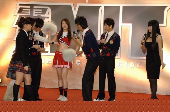 杨士萱(Julian)出席活动壁纸壁纸