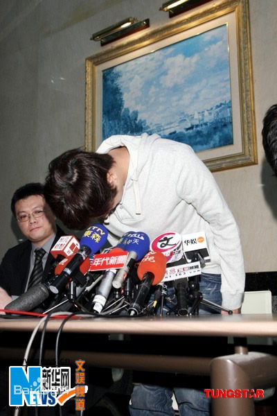 杨士萱(Julian)出席活动壁纸壁纸