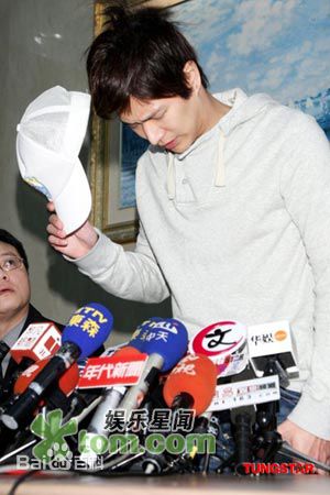 杨士萱(Julian)出席活动壁纸壁纸