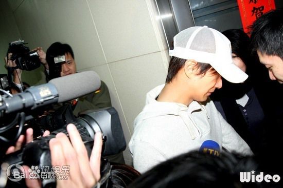 杨士萱(Julian)出席活动壁纸壁纸