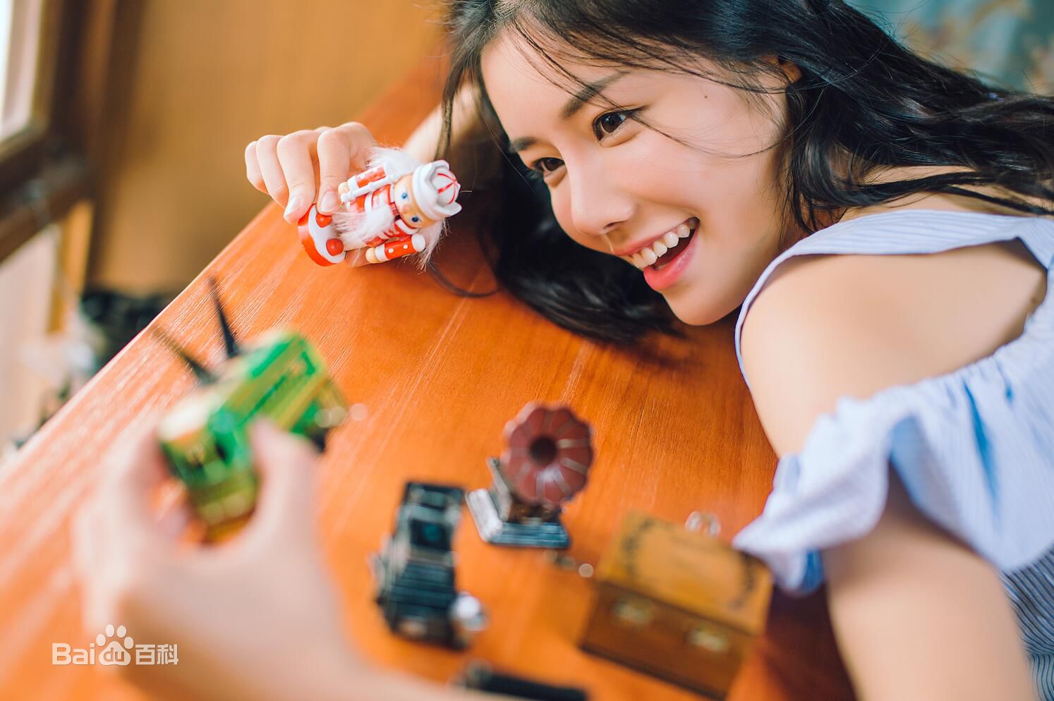 马昕墨(Leslie Ma)生活照性感图片图集