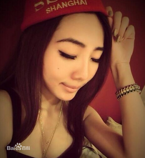 姚中仁(MC Hotdog)女友与儿子素颜照相册