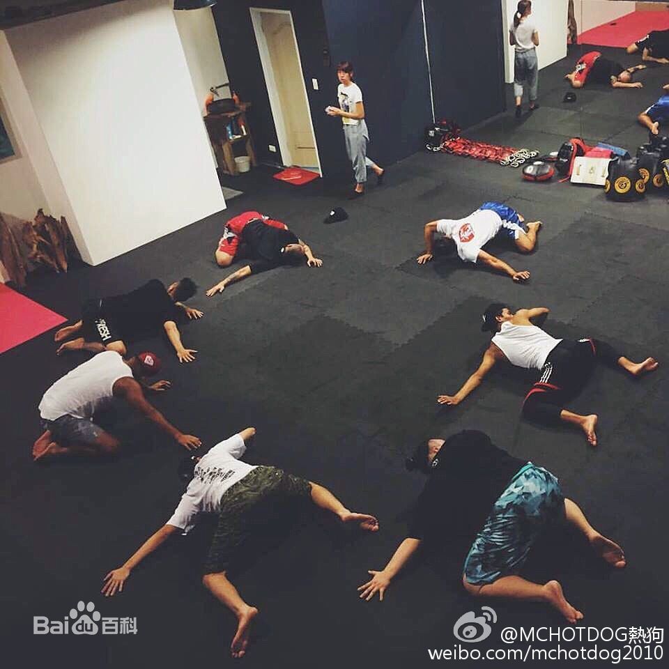 姚中仁(MC Hotdog)微博图片壁纸壁纸