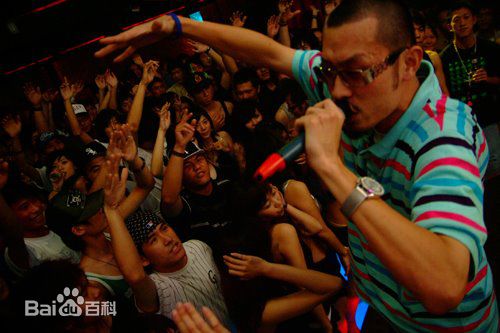 姚中仁(MC Hotdog)早期形象生活照