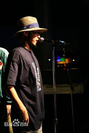 姚中仁(MC Hotdog)早期形象生活照