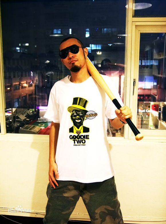 姚中仁(MC Hotdog)早期形象生活照