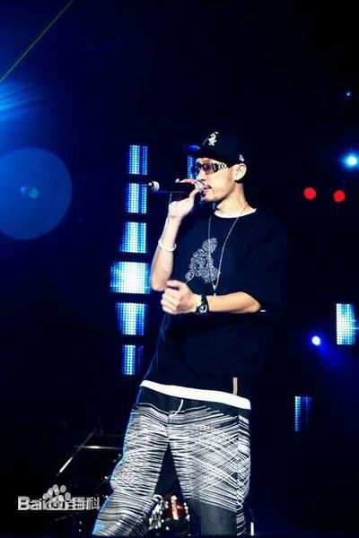 姚中仁(MC Hotdog)早期形象生活照