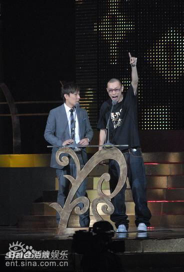 姚中仁(MC Hotdog)与合作艺人合影生活照相册