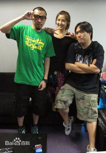 姚中仁(MC Hotdog)与合作艺人合影生活照相册