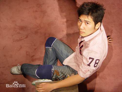 张隽溢张念骅性感图片图集