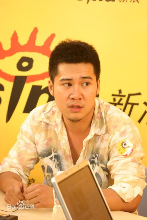 张隽溢出席活动性感图片壁纸