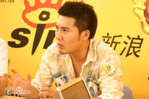 张隽溢出席活动性感图片壁纸