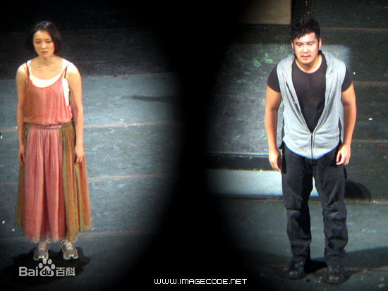 张隽溢演出照性感图片图集