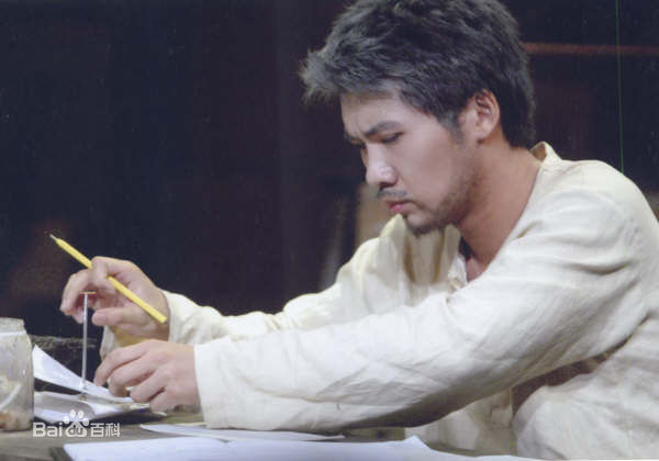 张隽溢演出照性感图片图集