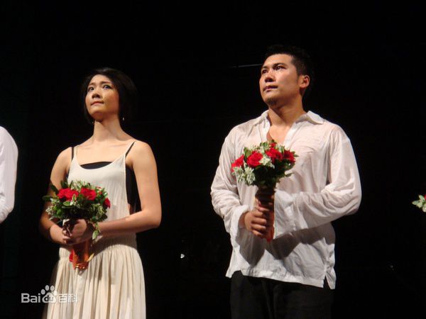 张隽溢演出照性感图片图集