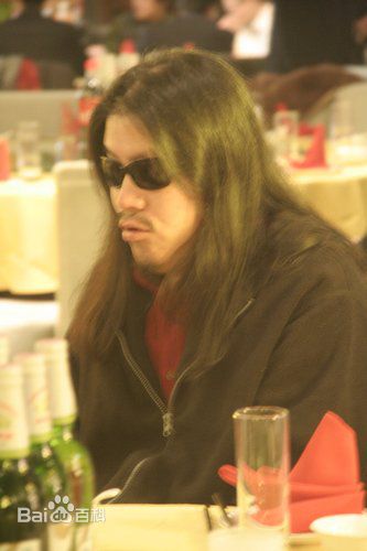 周云蓬出席活动前后照片