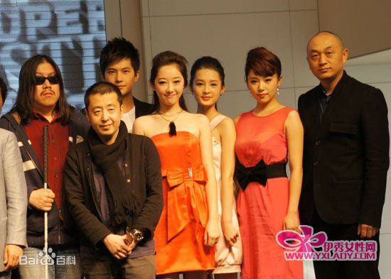 周云蓬出席活动前后照片