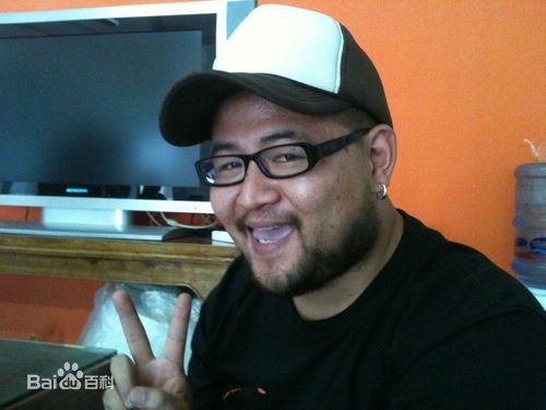 周云蓬出席活动前后照片