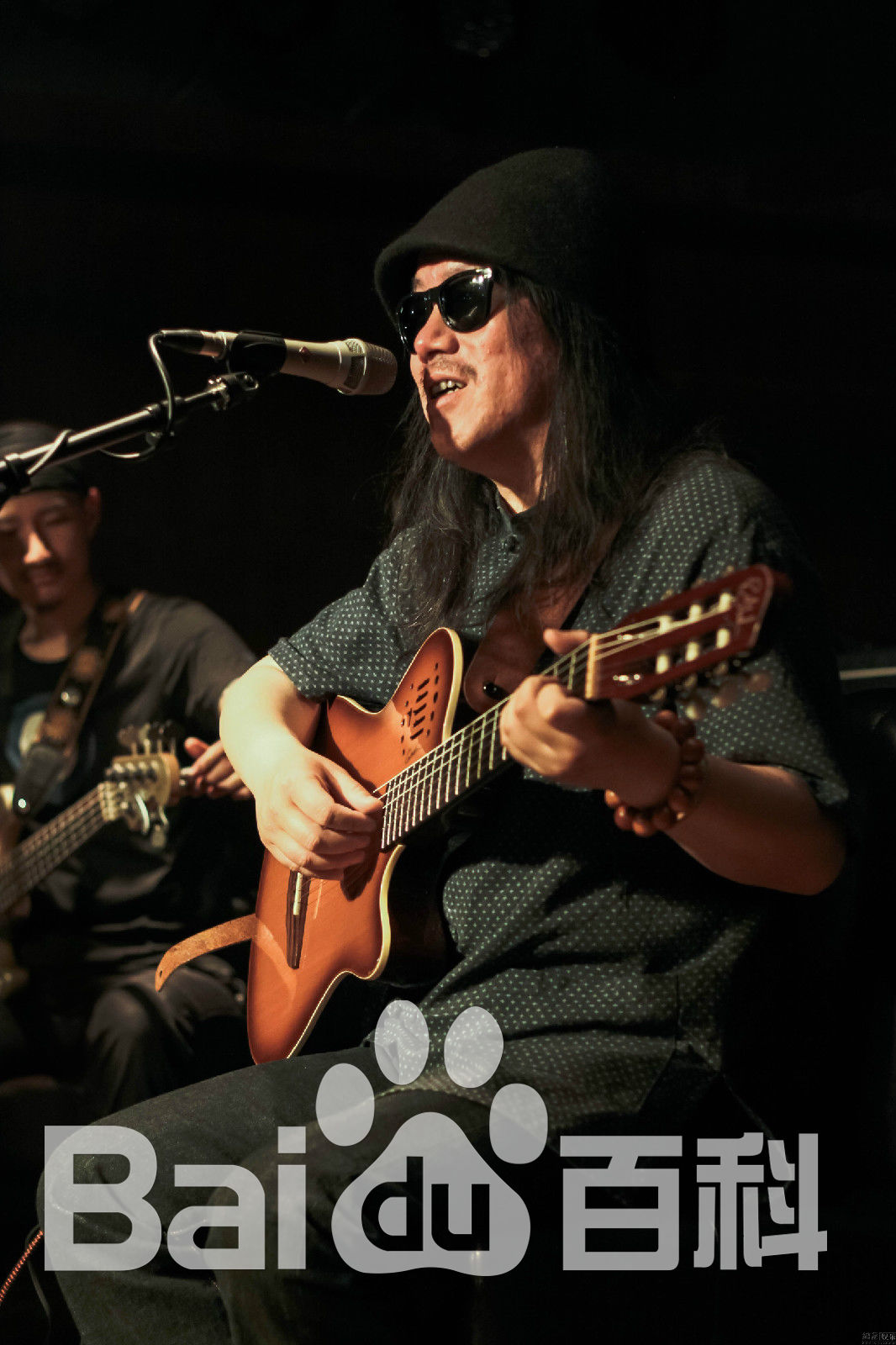 周云蓬前后照片