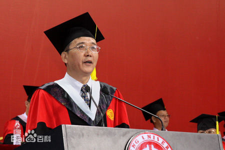 最新林建华性感图片