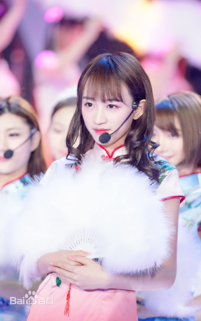 最新黄婷婷(Kotete)在《国民美少女》中的壁纸