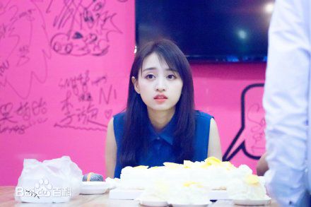 黄婷婷(Kotete)冷餐会素颜照相册