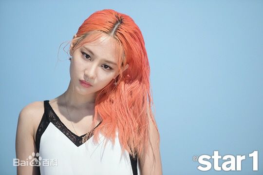 王霏霏(Fei)最新杂志图集