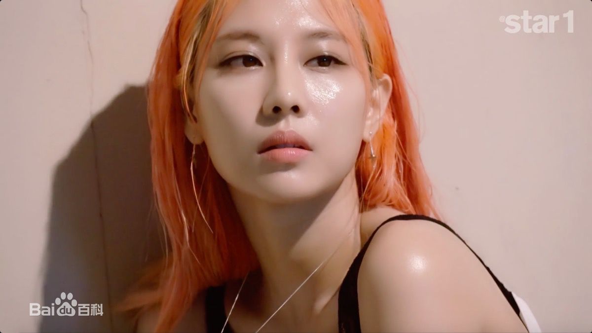 王霏霏(Fei)最新杂志图集