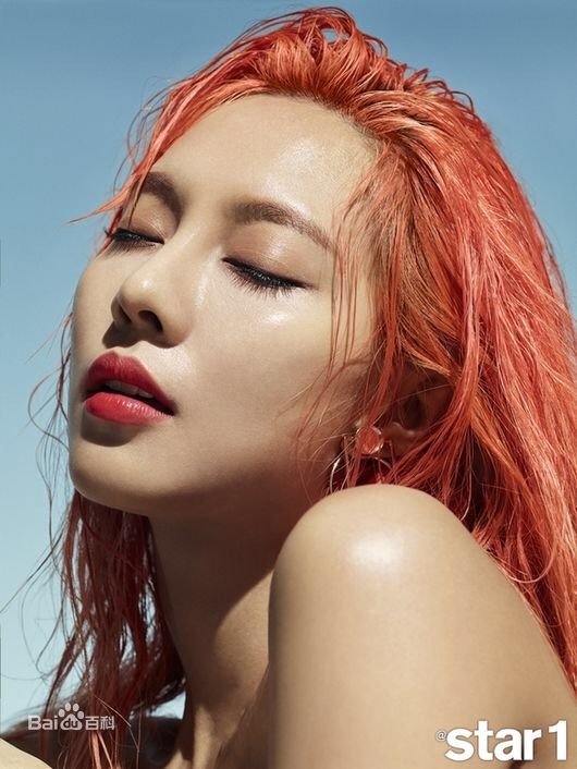 王霏霏(Fei)最新杂志图集