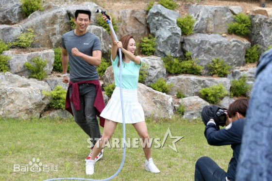 王霏霏(Fei)最新杂志图集