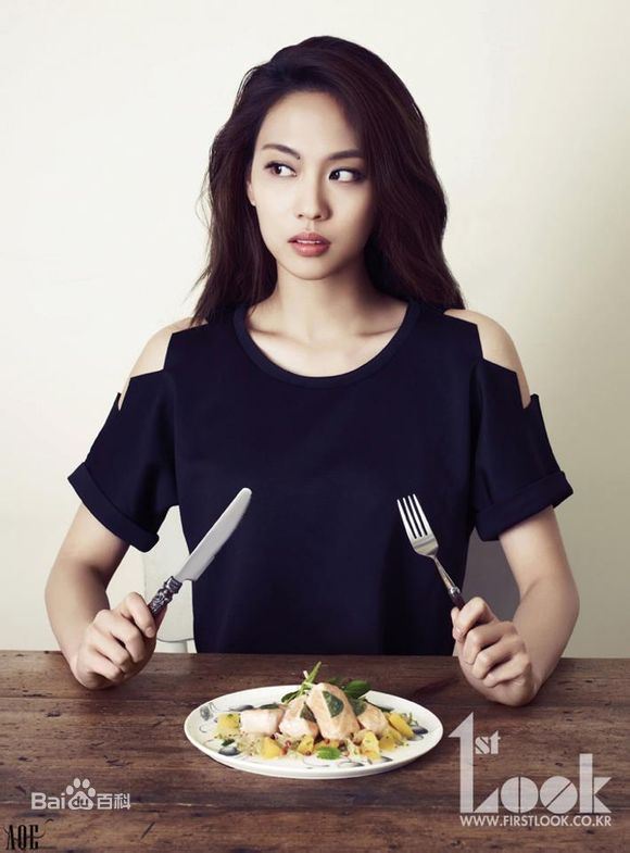 王霏霏(Fei)最新杂志图集