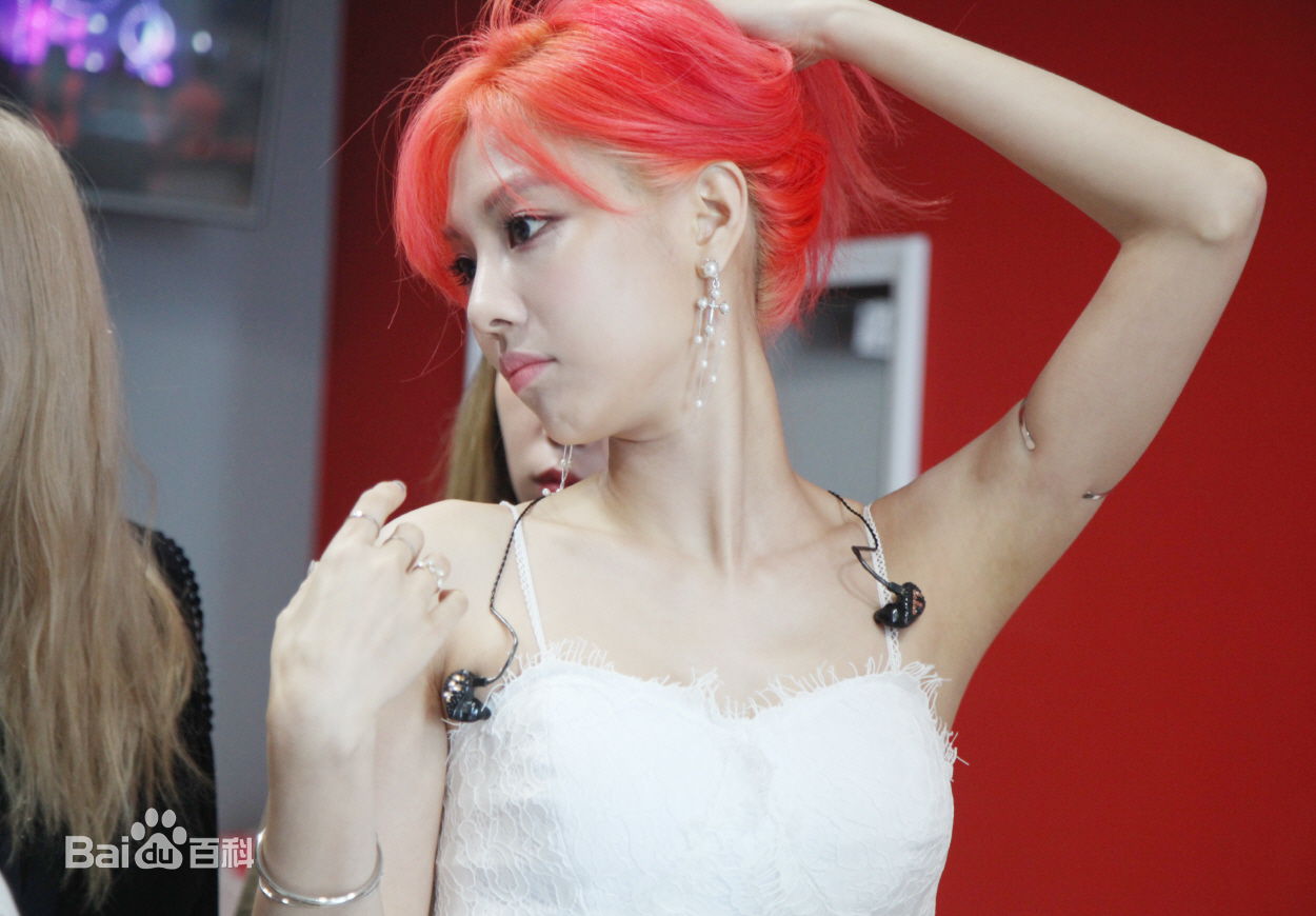 王霏霏(Fei)生活照前后照片