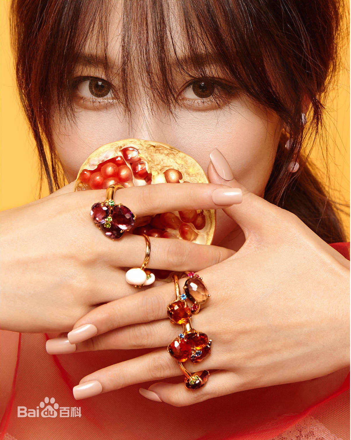 王霏霏(Fei)在《瑞丽》中的