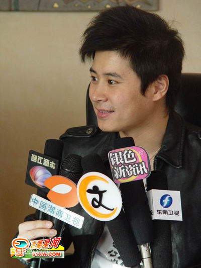 伊扬现场照片素颜照相册